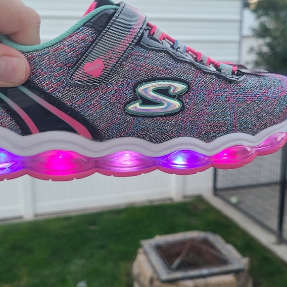 skechers light up tennis shoes